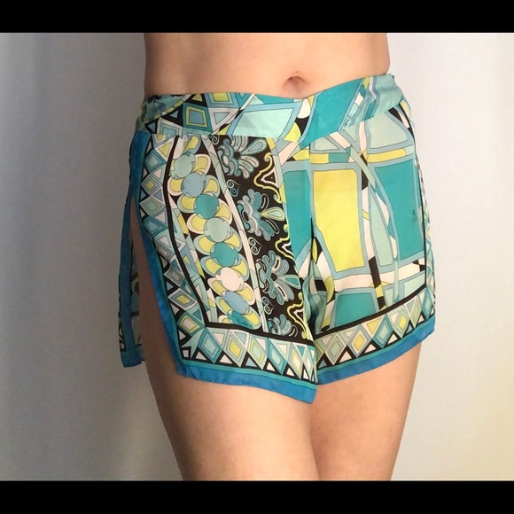 Emilio Pucci Pants - Emilio Pucci authentic - 100% silk hot pants small